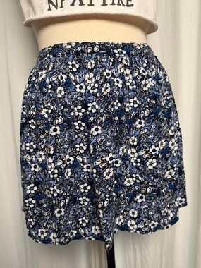 Forever 21 Black and Blue Floral Print Skirt